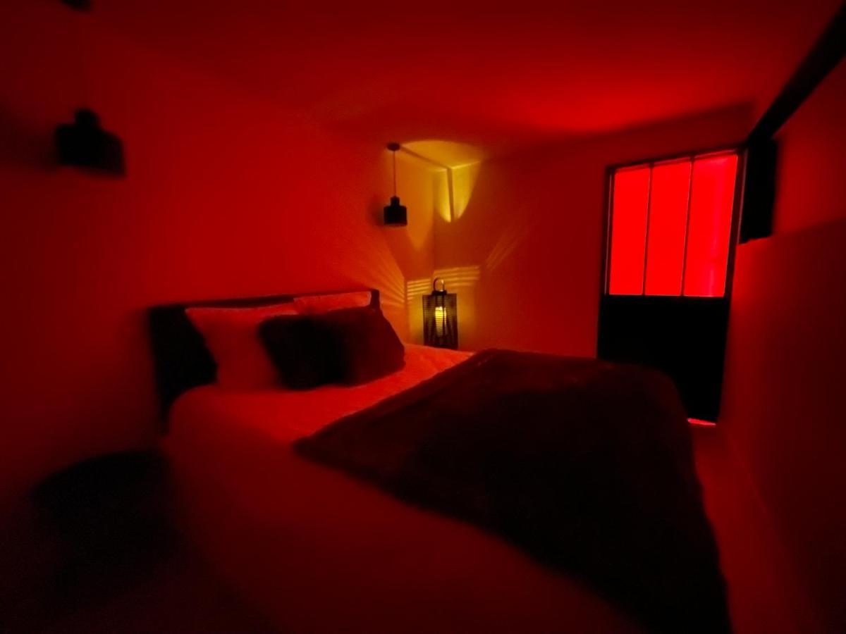 Loft Red Lights Apartment แซงต์-ซีเปรียง ภายนอก รูปภาพ