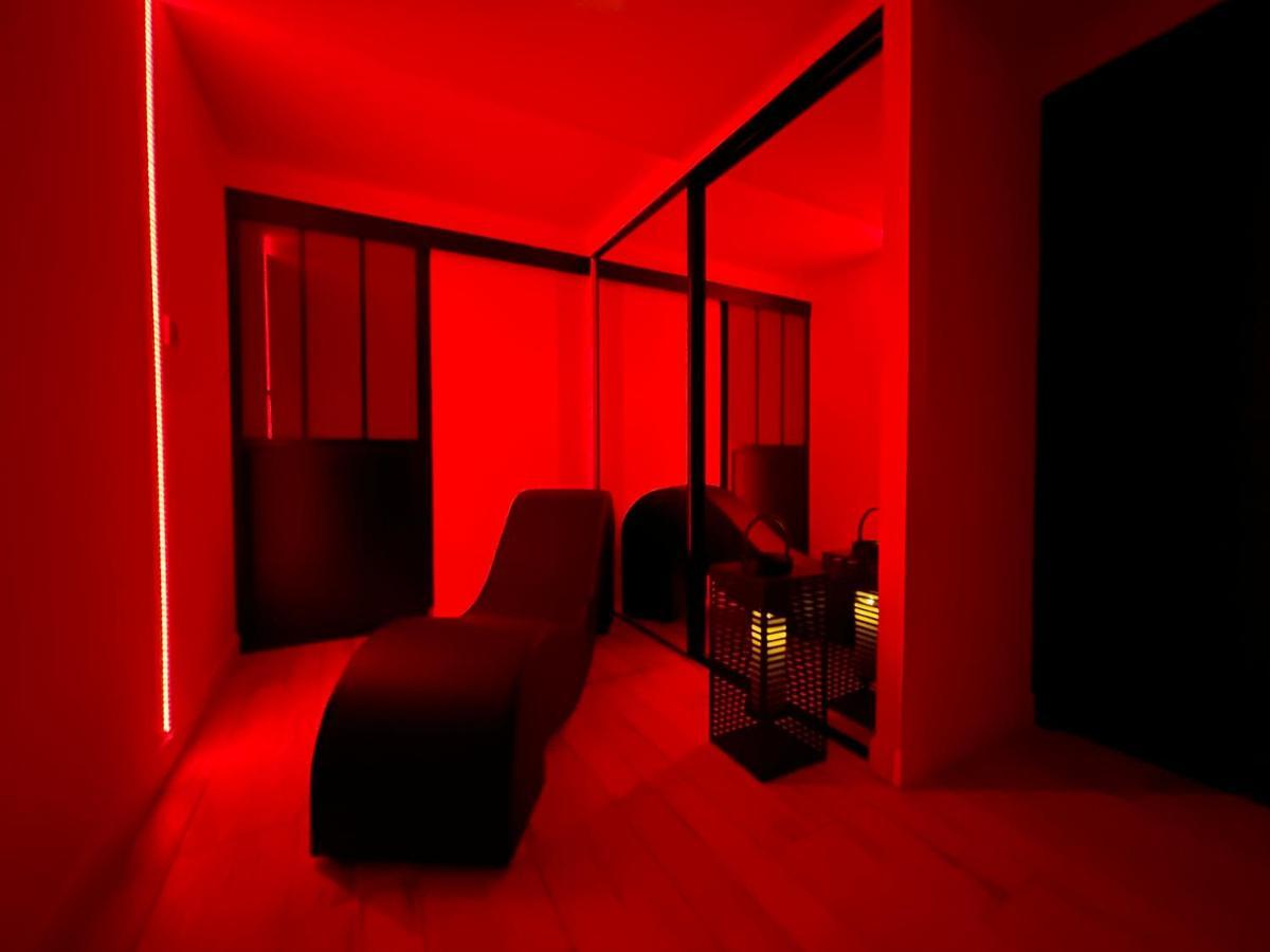 Loft Red Lights Apartment แซงต์-ซีเปรียง ภายนอก รูปภาพ