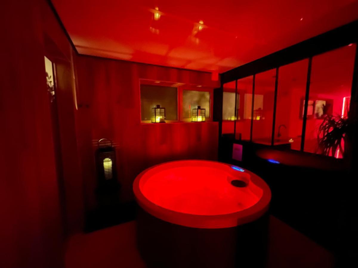 Loft Red Lights Apartment แซงต์-ซีเปรียง ภายนอก รูปภาพ