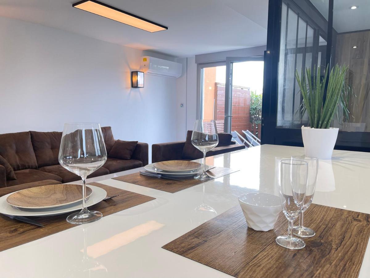 Loft Red Lights Apartment แซงต์-ซีเปรียง ภายนอก รูปภาพ