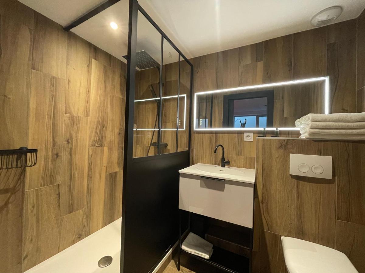 Loft Red Lights Apartment แซงต์-ซีเปรียง ภายนอก รูปภาพ