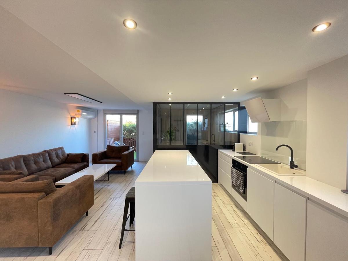 Loft Red Lights Apartment แซงต์-ซีเปรียง ภายนอก รูปภาพ