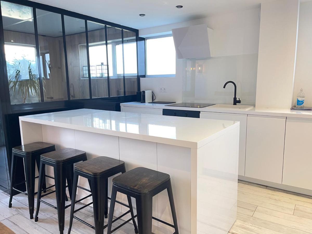 Loft Red Lights Apartment แซงต์-ซีเปรียง ภายนอก รูปภาพ